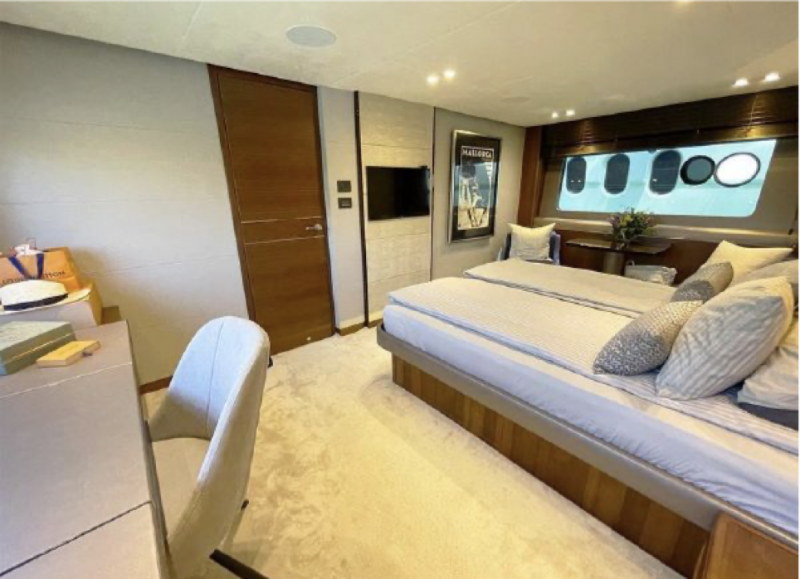 Princess 82 2014 for sale Lowerdeck master abyacht.com