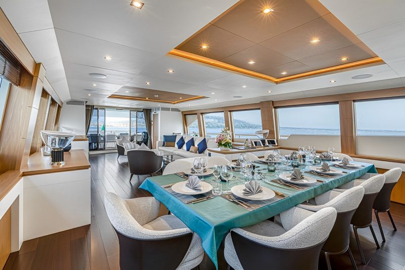 Couach 37 M 2000 for sale MD saloon:dining area abyacht.com