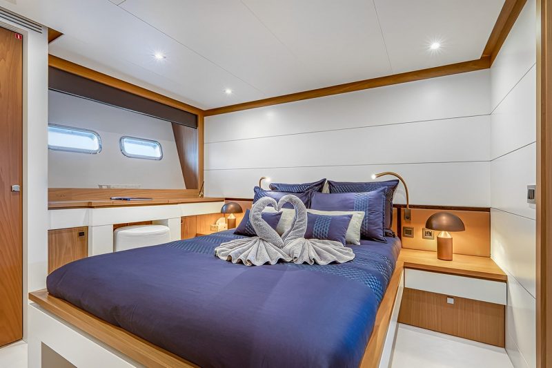 Couach 37 M 2000 for sale Portside double bed cabin abyacht.com