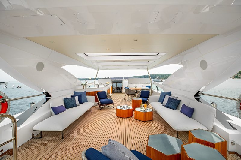 Couach 37 M 2000 for sale Sundeck from stern abyacht.com