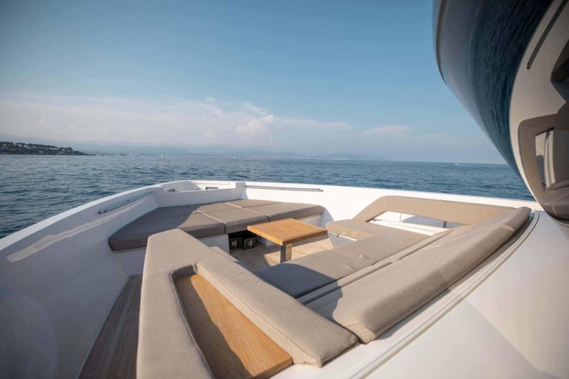 Sanlorenzo 76 2019 for sale Bow area view Abyacht.com