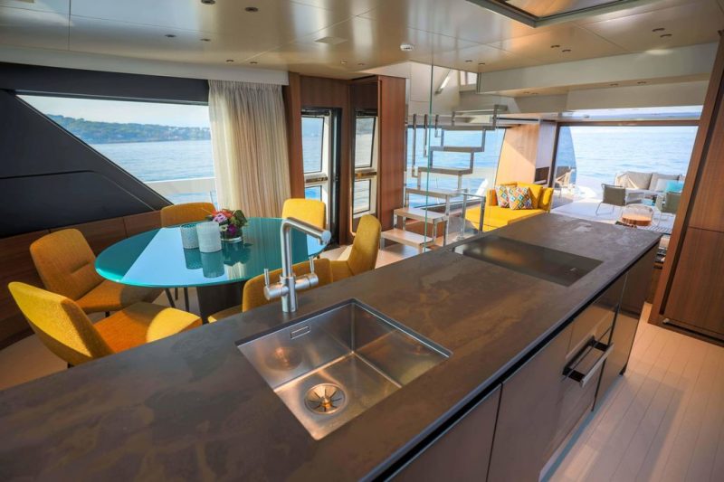 Sanlorenzo 76 2019 for sale MS dining area Abyacht.com